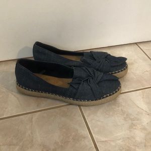 Dr. Scholl’s denim flats